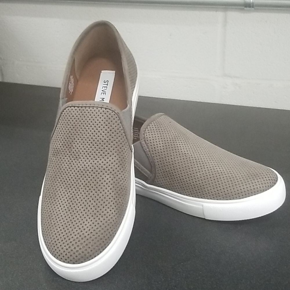 Steve Madden slip on Sneaker Size 7.5